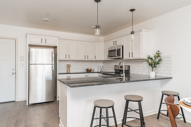 Photo - Lilac Pointe