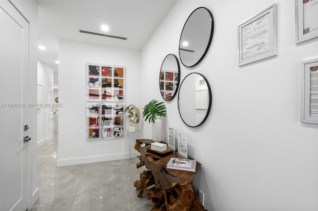 Photo - 325 SW 16th St