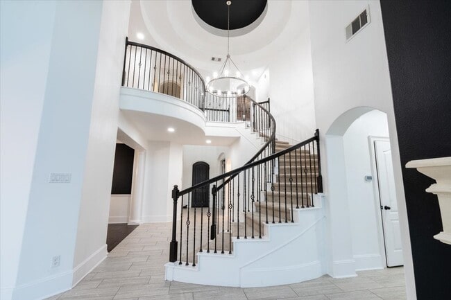 Photo - 2614 Orleans Way