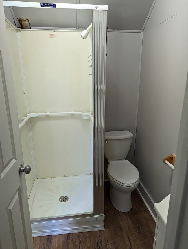 Bathroom1 - 515 Wabasha Ave Casa Unidad 2