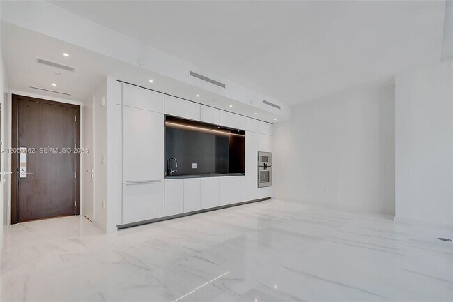 Photo - 300 Biscayne Blvd Way Unidad 3008W