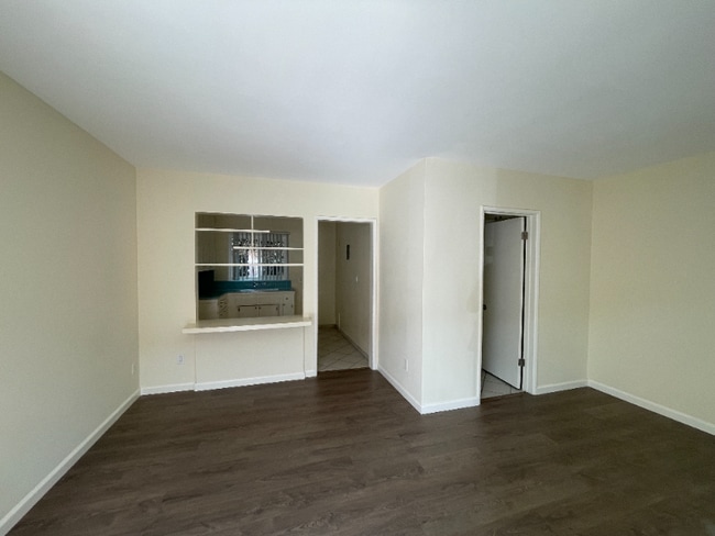 Photo - 14207 Sylvan St