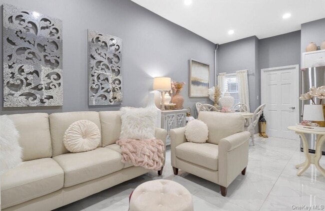 Photo - 526 Linwood St