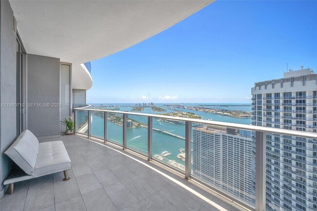 Building Photo - 488 NE 18th St Unit PH02