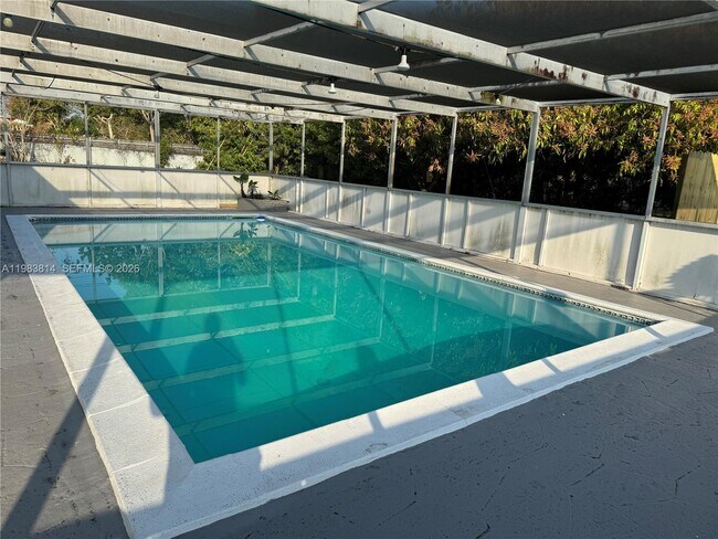 Photo - 1121 NE 199th St