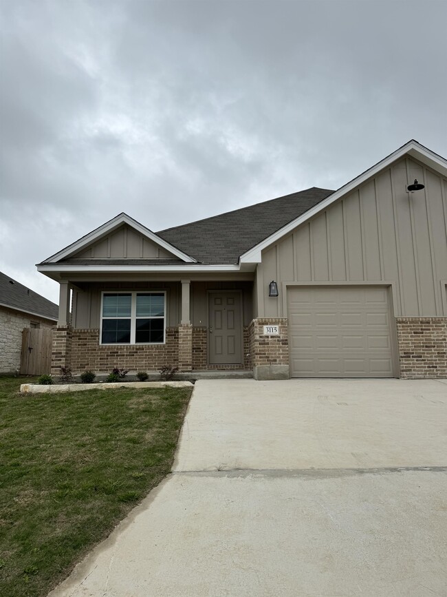 Building Photo - 3111 Wasilla Dr