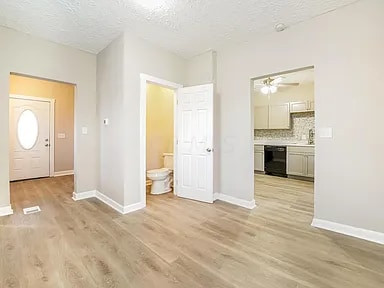 Photo - 597 Seymour Ave