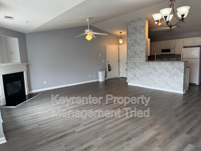 Photo - 6109 Hedgecock Cir