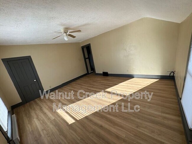 50 Walnut St Unit Up