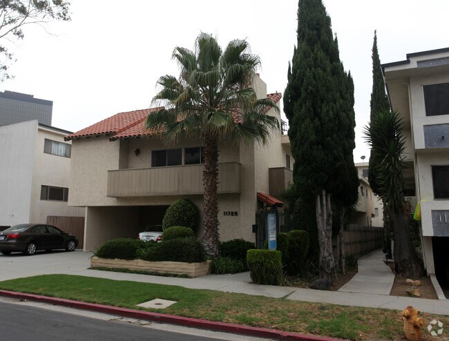 Photo - 11728 Kiowa Ave