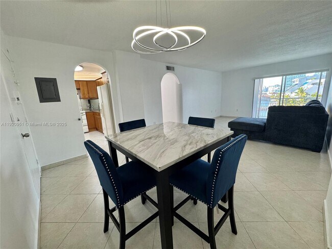 Photo - 400 Kings Point Dr Unit 411