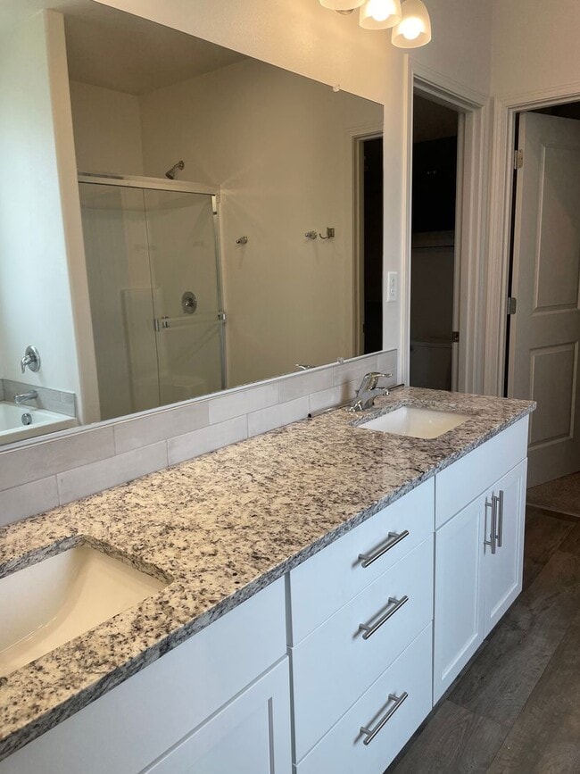 Photo - 3 Bedroom 2 Bath Rambler close to the Golf Course!