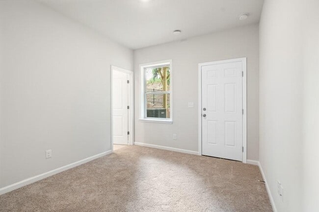 Photo - 1577 Halbrook Pl SW