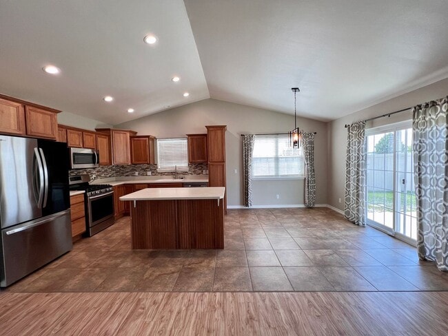 Photo - 5 bedroom 3 bath home in Copper Ridge