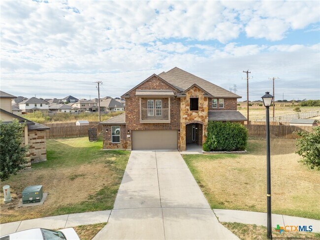 Photo - 3302 Lorne Dr House