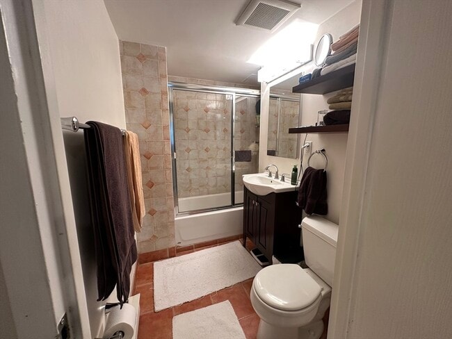 Building Photo - 14 Trowbridge St Unit 1C