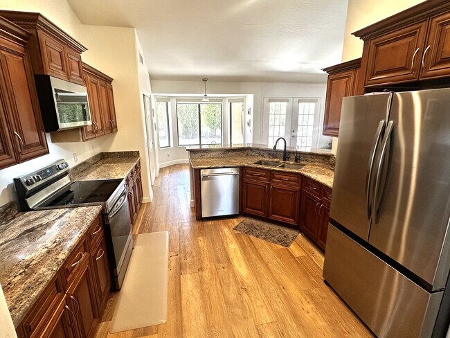 Photo - 723 W Leah Ct