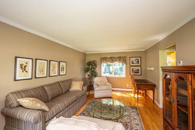 40 Somerset Dr