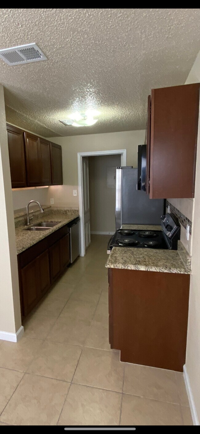 Cocina - 2010 Kirksey Dr