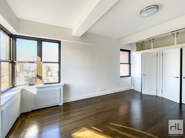 Building Photo - 5 AVENUE Rental