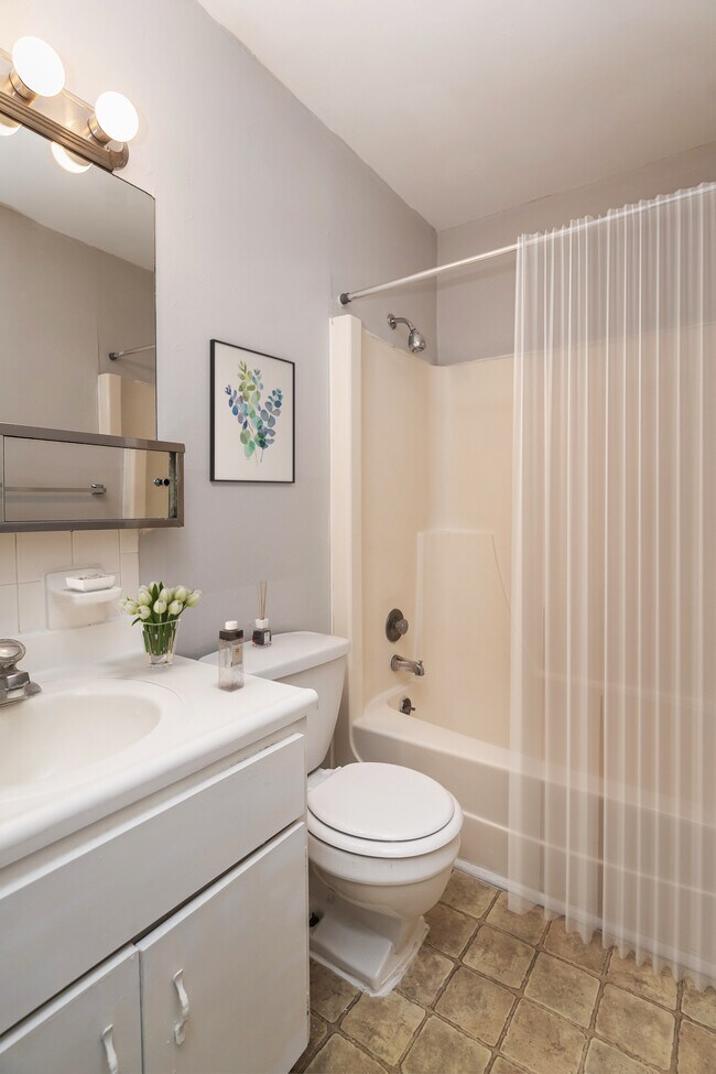 Englewood Villas & Residences Apartments For Rent in Englewood, OH