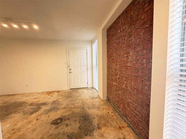 Photo - 1112 Lawrence St Unit 15