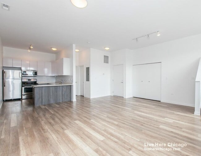 Photo - 2700 W North Ave Apartments Unit 204