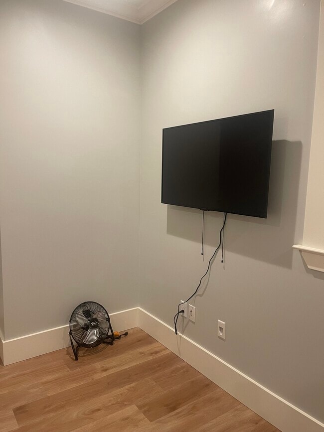 Photo - 734 Campbell St