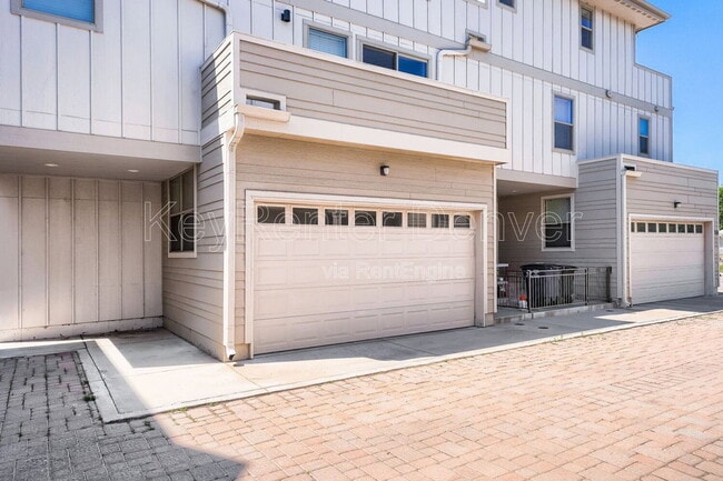 Photo - 758 S Leyden St