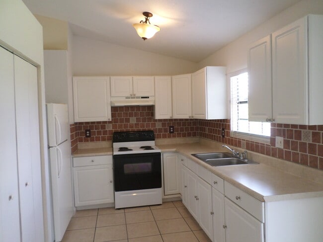 Photo - 658 Dromedary Ct Casa