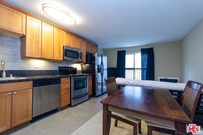 Building Photo - 10982 Roebling Ave Unit 339 Rental
