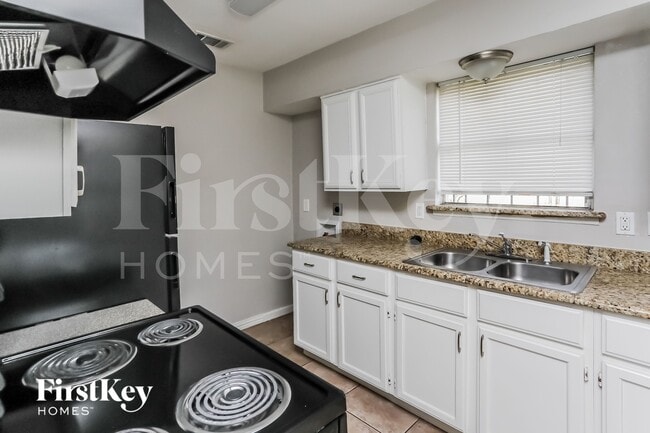 Photo - 6115 Flagstaff Dr