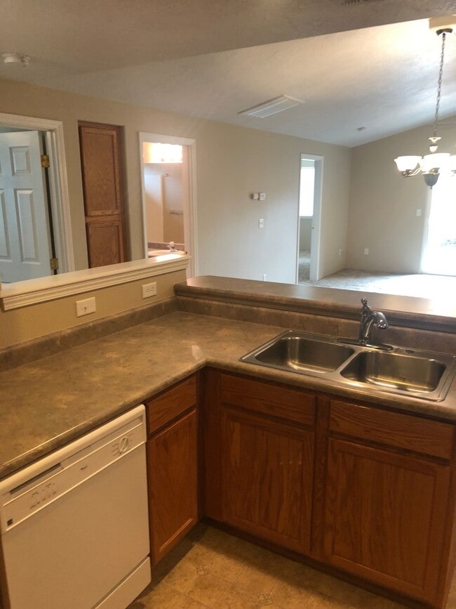 Photo - R1210 SW Sun Glo Dr Unit R1210
