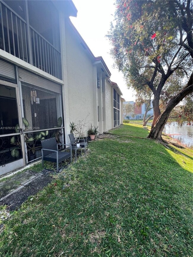 Photo - 5533 Courtyard Dr Unit 5533