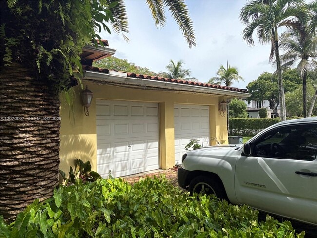 Photo - 805 Paradiso Ave