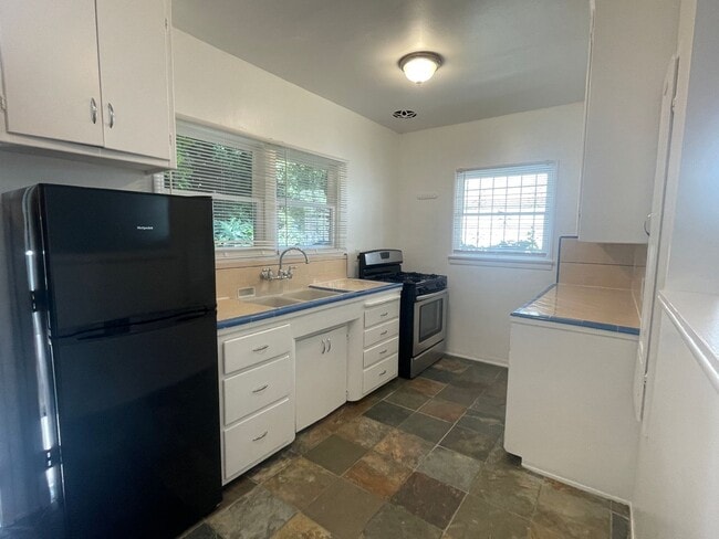 Photo - 1240-1246.5-12465 Tamarind Ave Unidad 1240 Tamarind Avenue