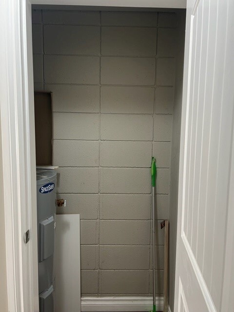 Photo - 9904-9995 Street - St