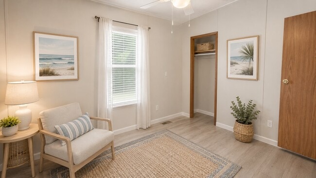 Photo - 7703 Erinwood Ct E