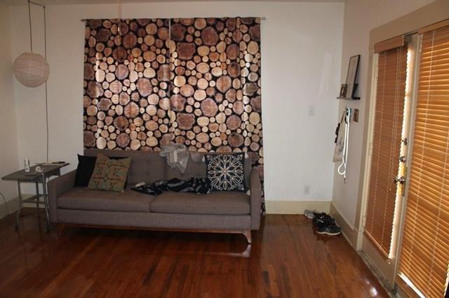 Photo - 1420 W 10th St