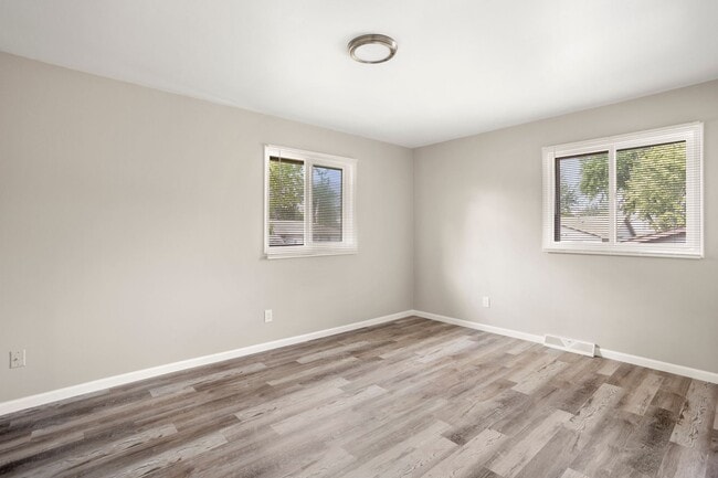 Photo - 108 Irene St Unit Upper