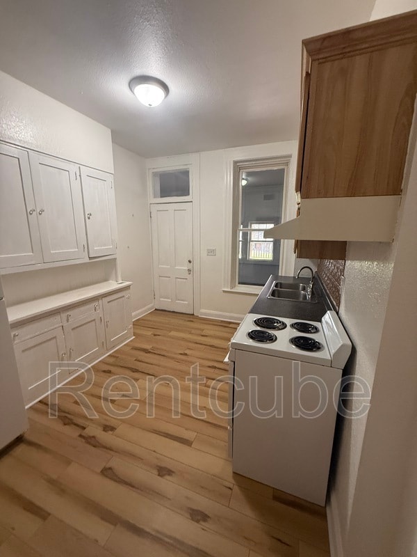 Photo - 1131 Main St Unit Apt 2