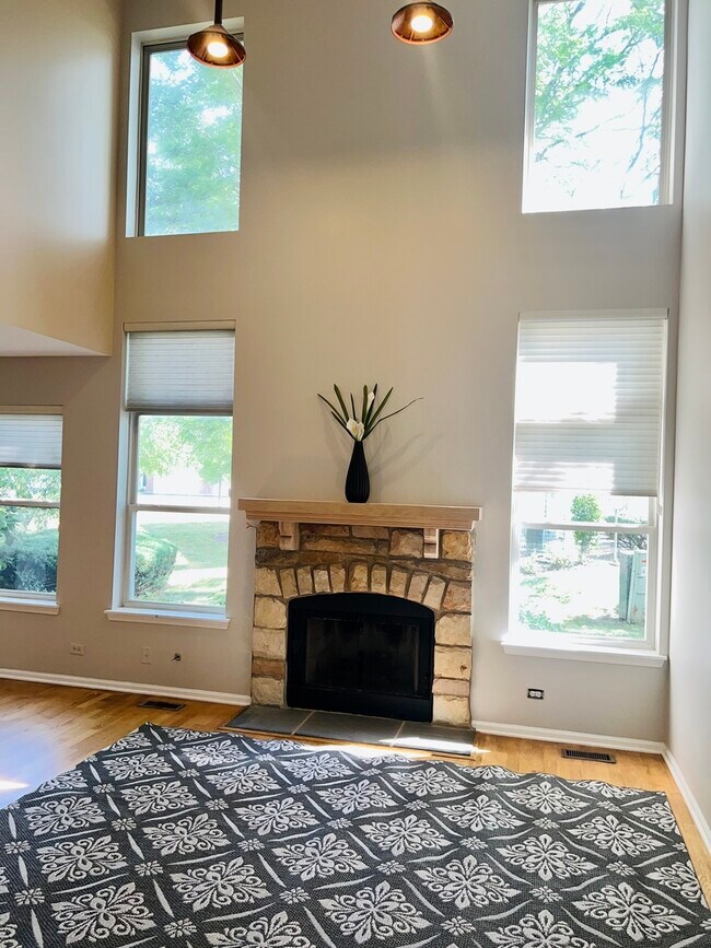 Photo - 1560 E Chivalry Ct