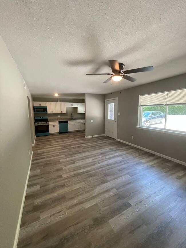 Photo - 523 E Main St