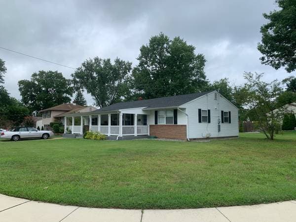 Photo - 121 E Valleybrook Rd