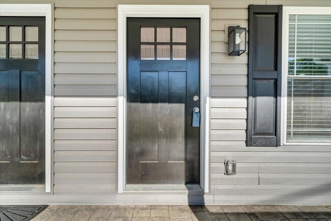 Photo - 1702 Baldwin Ave NE