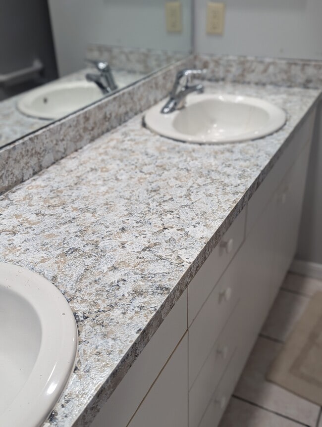 Photo - 1651 Red Oak Ln Unit 1651
