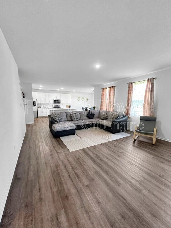 Photo - 765 Kentshire Cir