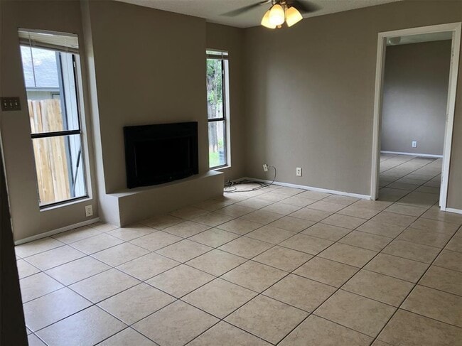 Photo - 603 Country Aire Dr