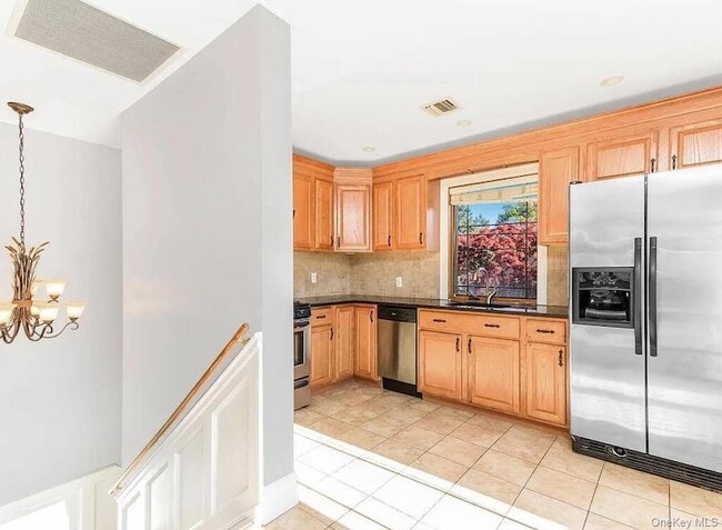 Photo - 113 Maple Pl Unit 2nd Floor