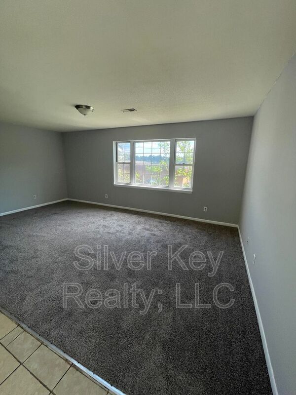 Photo - 202 S Hill St Unidad A